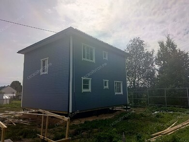 Дом 7.5х8.5 в 2 этажа с балконом
